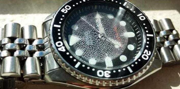 Cach-xu-li-khi-dong-ho-bi-hap-hoi-nuoc