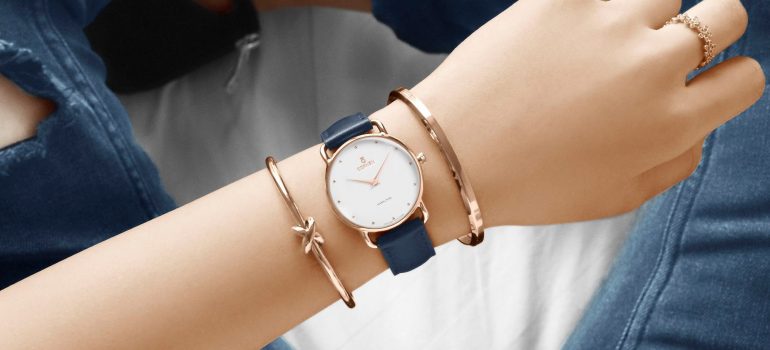 Y-NGHIA-MON-QUA-TANG-DONG-HO-DEO-TAY-NGAY-QUOC-TE-PHU-NU-8-thang-3