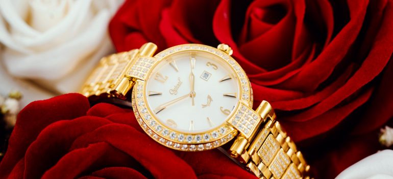 10 MẪU ĐỒNG HỒ NỮ ĐÍNH ĐÁ CHÍNH HÃNG ĐẸP NHẤT