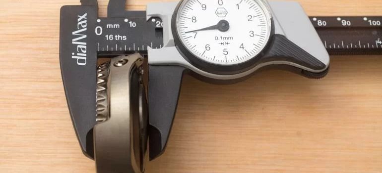 Cách chọn độ dày đồng hồ đeo tay phù hợp