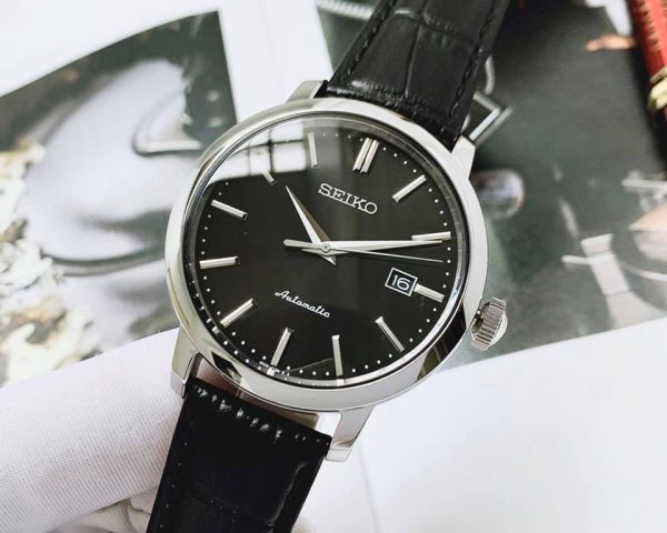 Đồng hồ Seiko nam dây da màu đen
