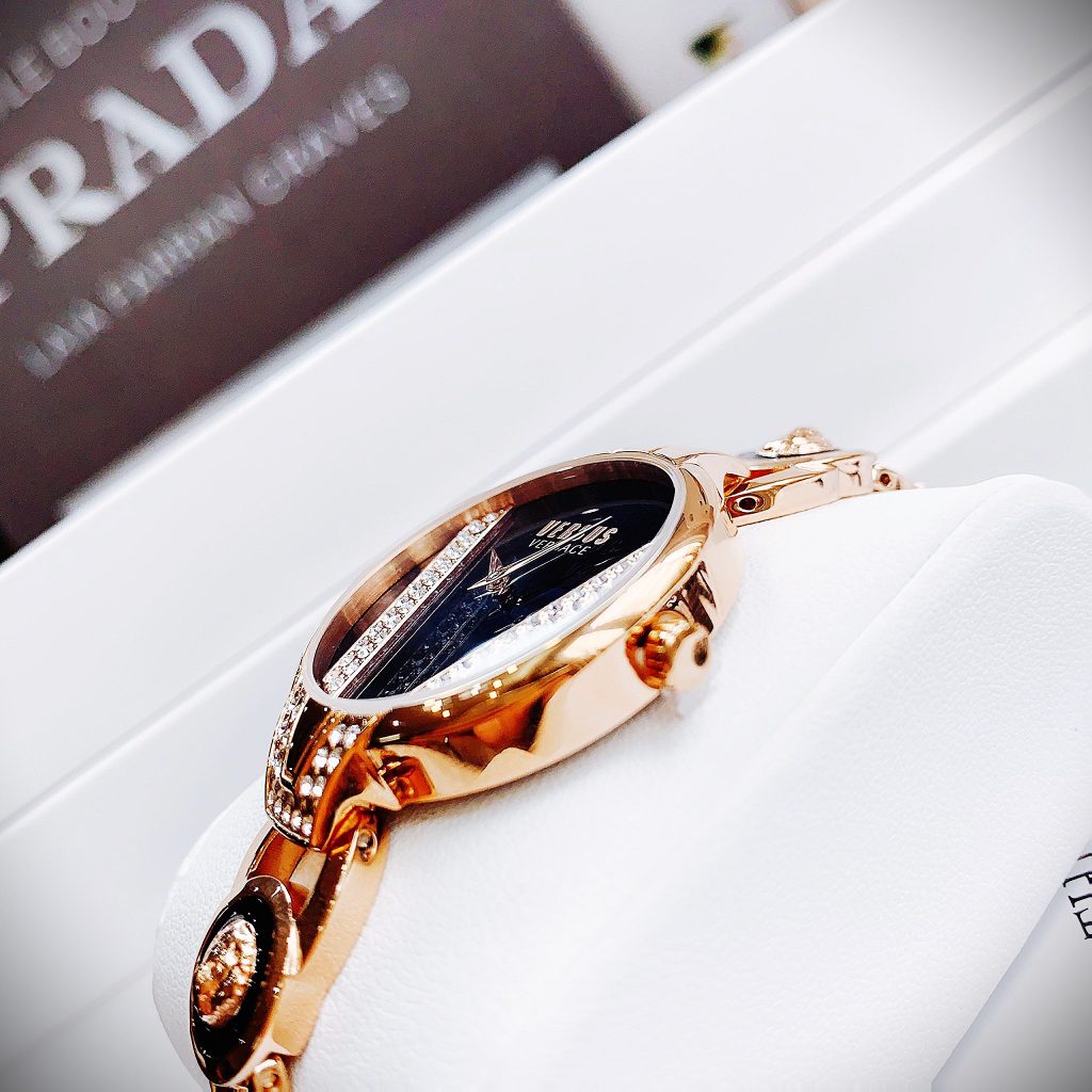 Đồng hồ nữ đính đá Versus Versace