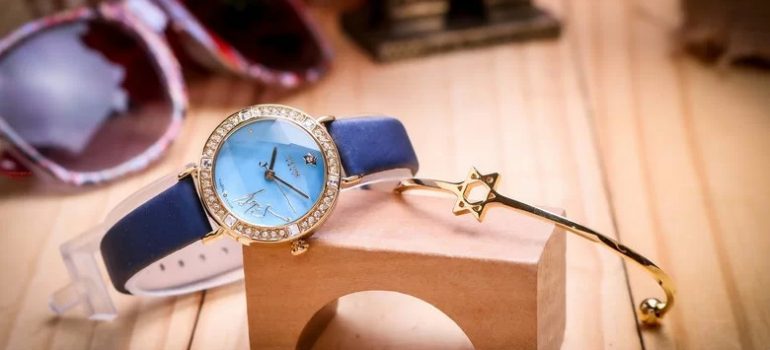 Đồng hồ Julius giá bao nhiêu