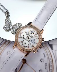 Đồng hồ Royal Crown nữ dây da màu trắng