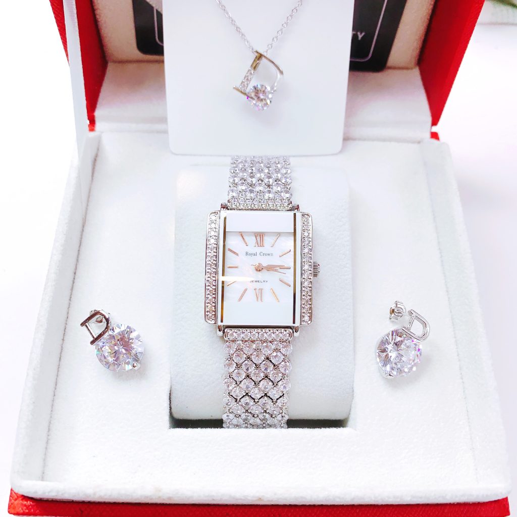 Đồng hồ nữ mặt chữ nhật Royal Crown đính đá chính hãng giá rẻ 27x30mm