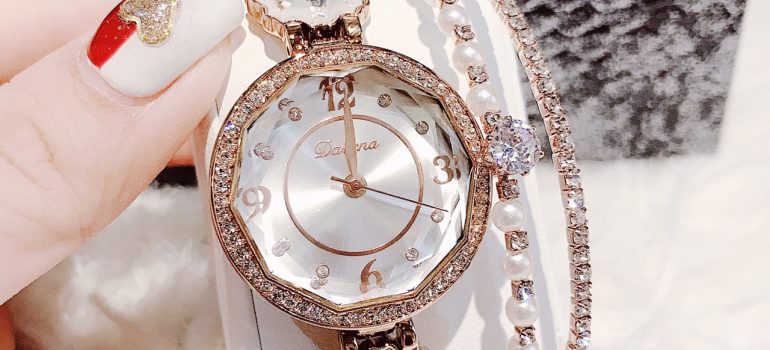 Mua đồng hồ Davena chính hãng