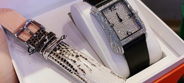 Đồng hồ Davena của nước nào?