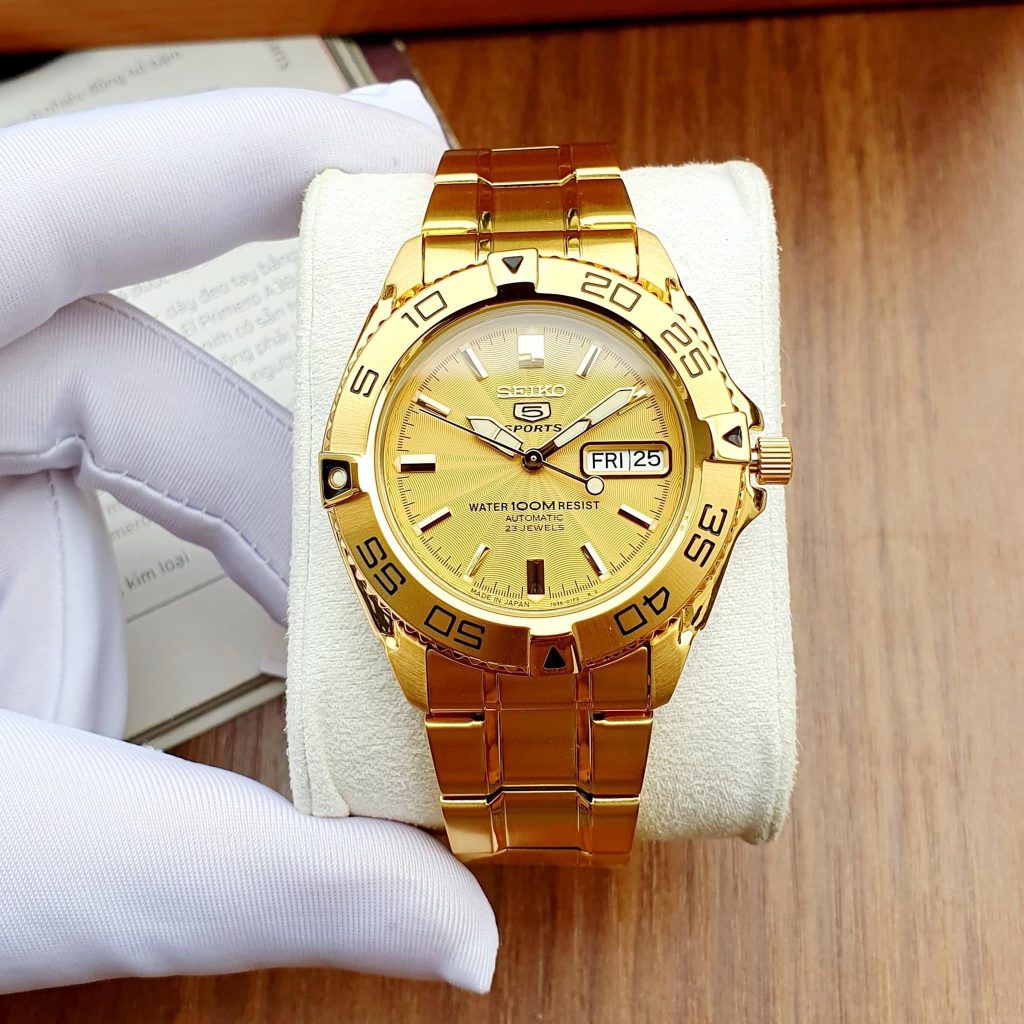 Đồng hồ nam Seiko chính hãng mã SNZB26J1 dây sắt vỏ vàng mặt vàng