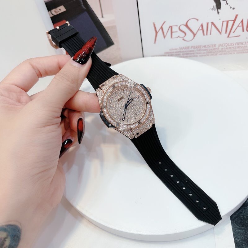 Đồng hồ nữ đính đá X-Cer chính hãng dây cao su màu đen giá rẻ B0635 36mm