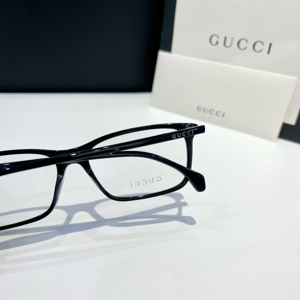 Kính Mắt Gucci Slim Chính Hãng Màu Đen Logo Nổi Lens 56/16/145