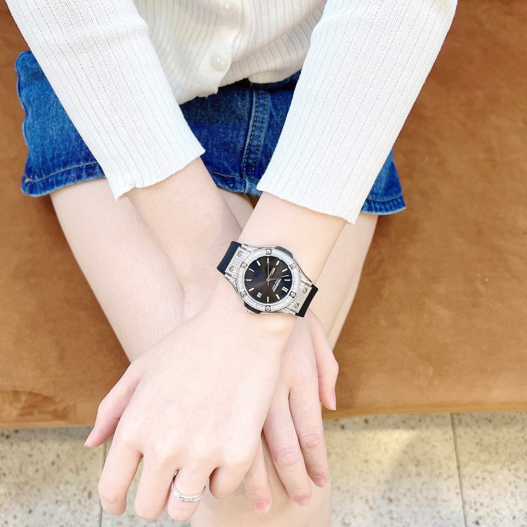 Đồng hồ nữ chính hãng Hanboro mặt số tròn đính full đá viền sang chảnh 33mm