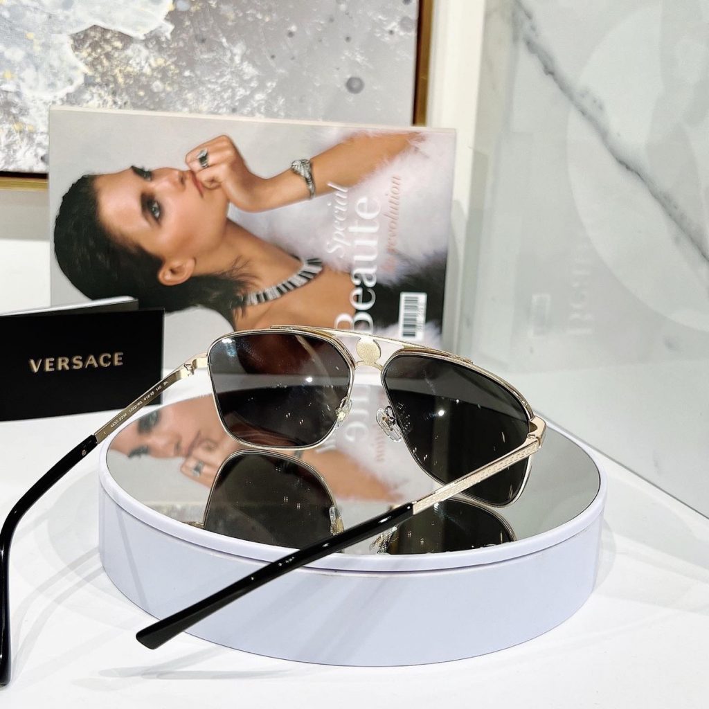 Kính Mắt Versace Chính Hãng Dập Logo Nổi Cực Chất Lens