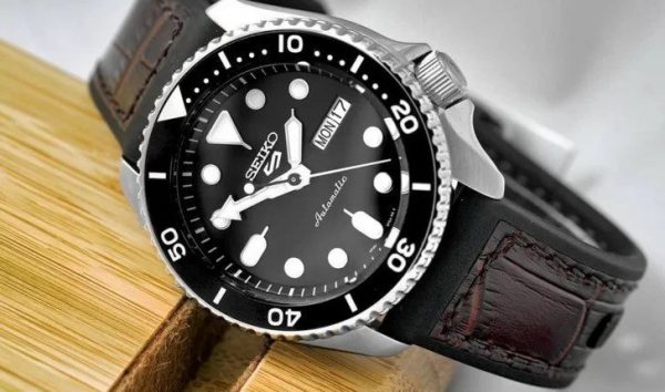 Đồng hồ nam chính hãng Seiko SRPD55K2 dây da nâu mặt số đen thanh lịch 42mm