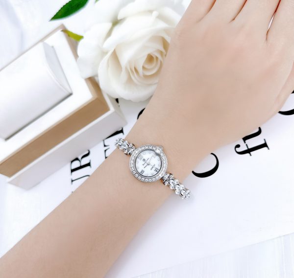 Đồng hồ nữ chính hãng Royal Crown 2033 mặt trắng viền đá sang chảnh 24mm