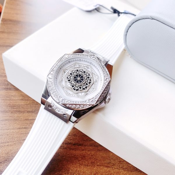 Đồng hồ nữ chính hãng Hanboro màu trắng họa tiết vũ trụ cao cấp 36mm