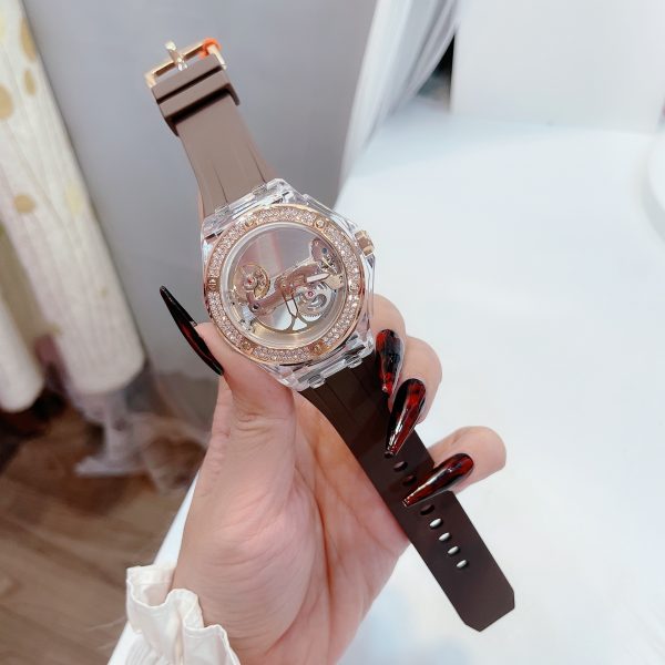 Đồng hồ nam chính hãng Davena viền đính đá swarovski bắt mắt 42mm