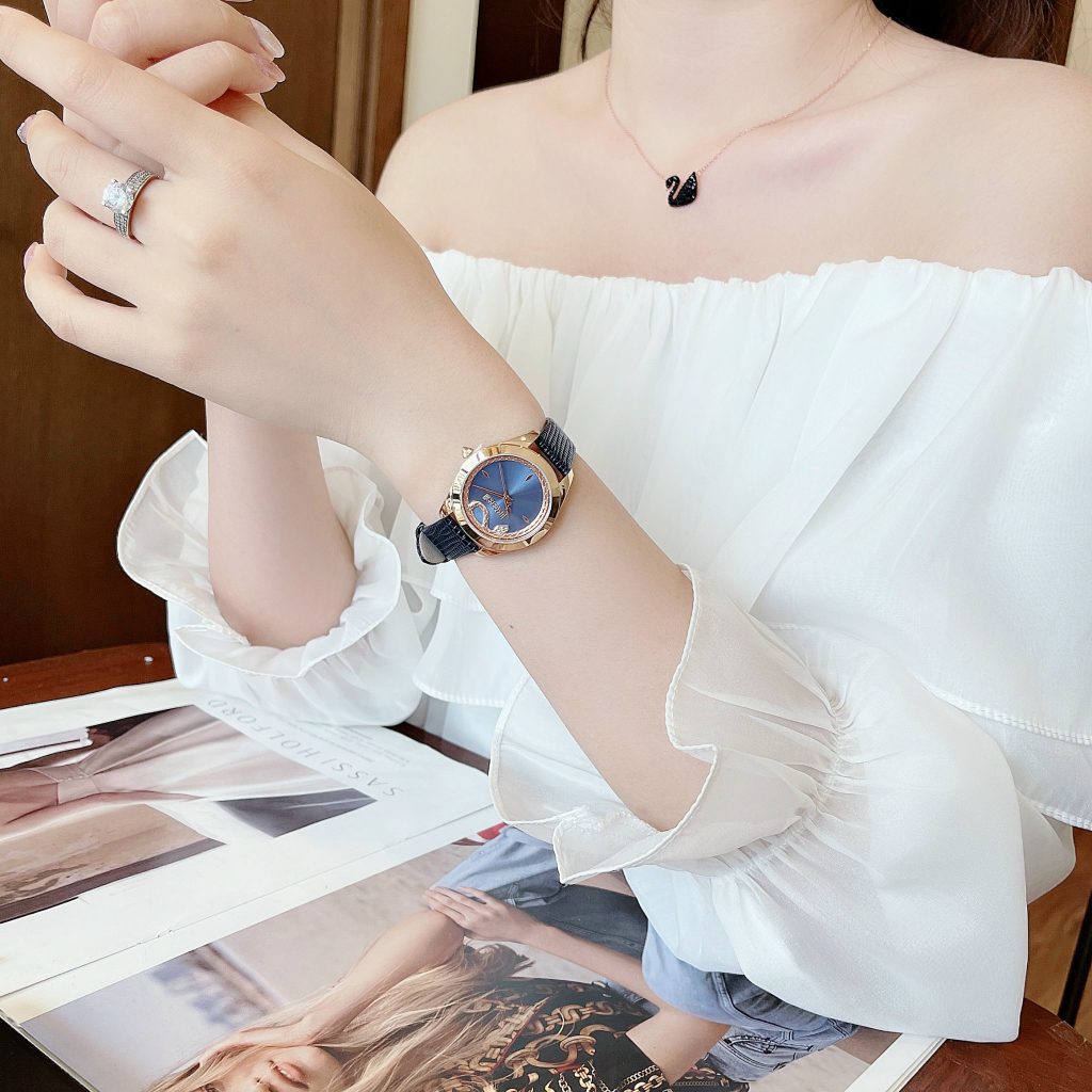 Đồng hồ nữ chính hãng Just cavalli rắn cuộn trên mặt số độc đáo 32mm
