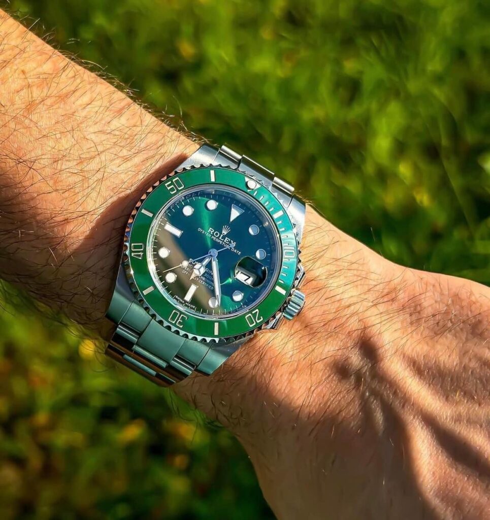 ĐỒNG HỒ ROLEX SUBMARINER CÓ GÌ ĐẶC BIỆT, GIÁ BÁN, NƠI MUA