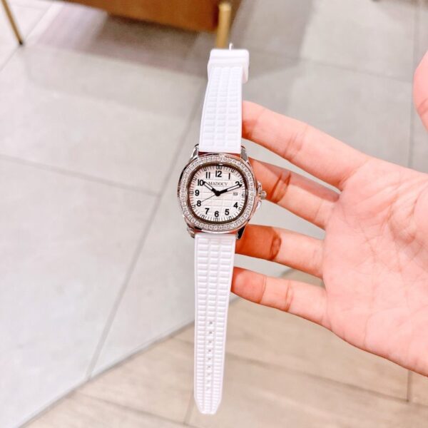 Đồng hồ nữ chính hãng Madocy M81698 màu trắng đính đá nổi bật cổ tay 32mm