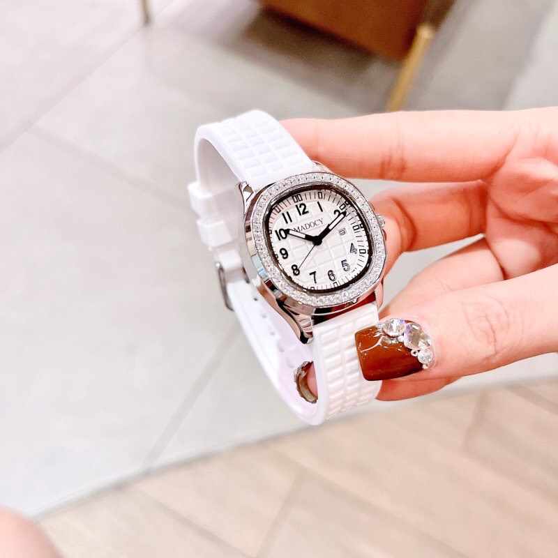Đồng hồ nữ chính hãng Madocy M81698 màu trắng đính đá nổi bật cổ tay 32mm