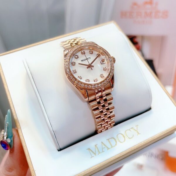 Đồng hồ nữ chính hãng Madocy M81697 mặt số nạm ngọc trai tự nhiên 31mm