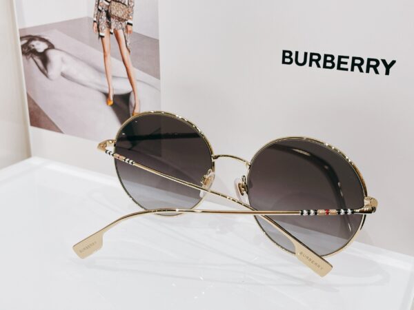 Kính Mắt Burberry Viền Gold Mắt Gradient Chính Hãng Lens 58-19-140mm (1)