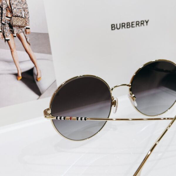 Kính Mắt Burberry Viền Gold Mắt Gradient Chính Hãng Lens 58-19-140mm (1)